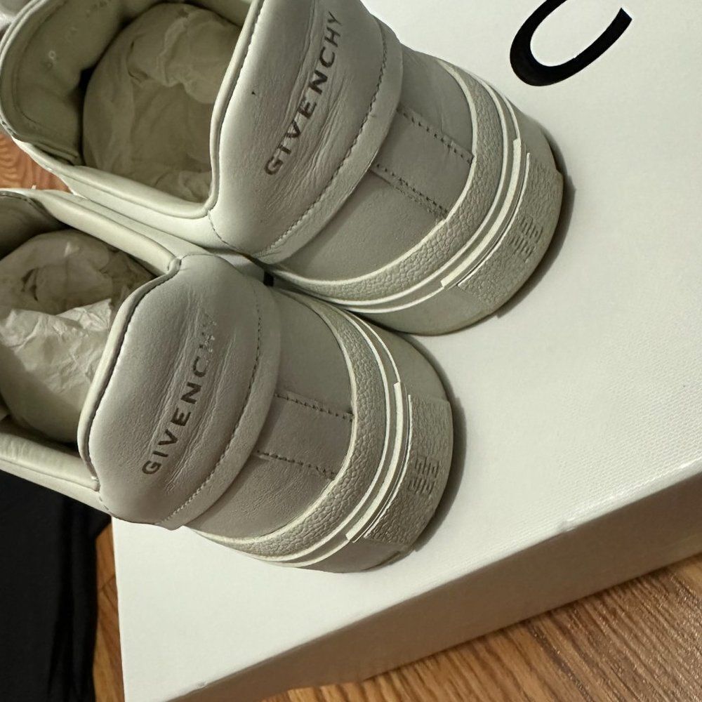 Givenchy sneakers all white women’s - Picture 6 of 7